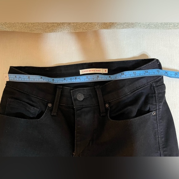 Levi's Jeans - Women's 4 Black - Ankle Mid Rise Cropped Skinny - Picture 7 of 8